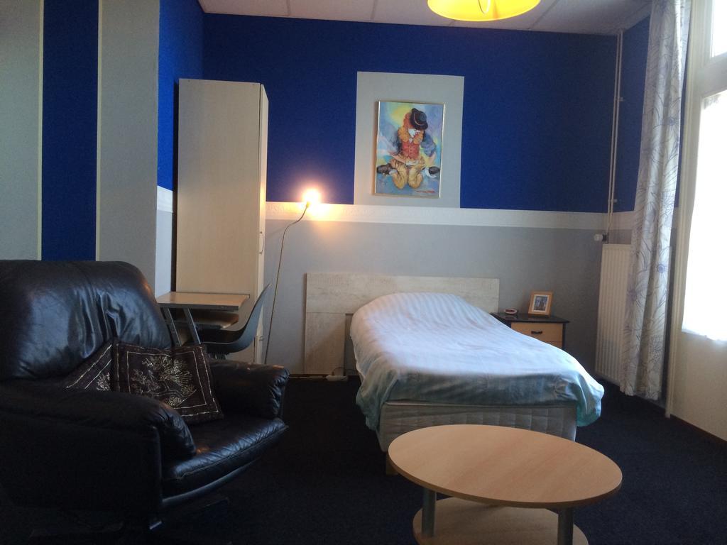 ברחן אופ זום Hotel De Blauwe Vogel חדר תמונה