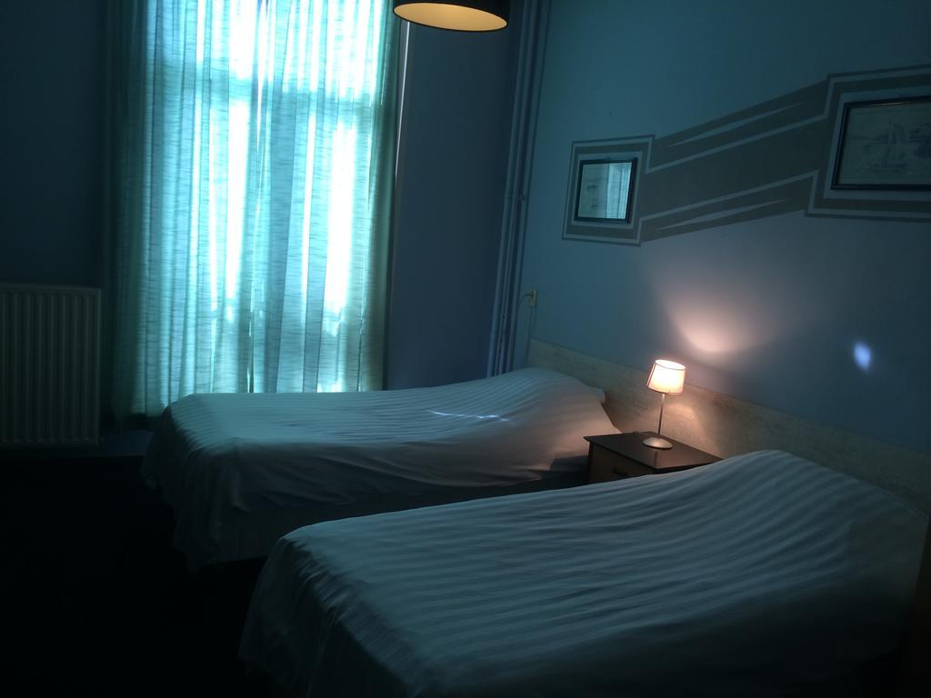 ברחן אופ זום Hotel De Blauwe Vogel מראה חיצוני תמונה